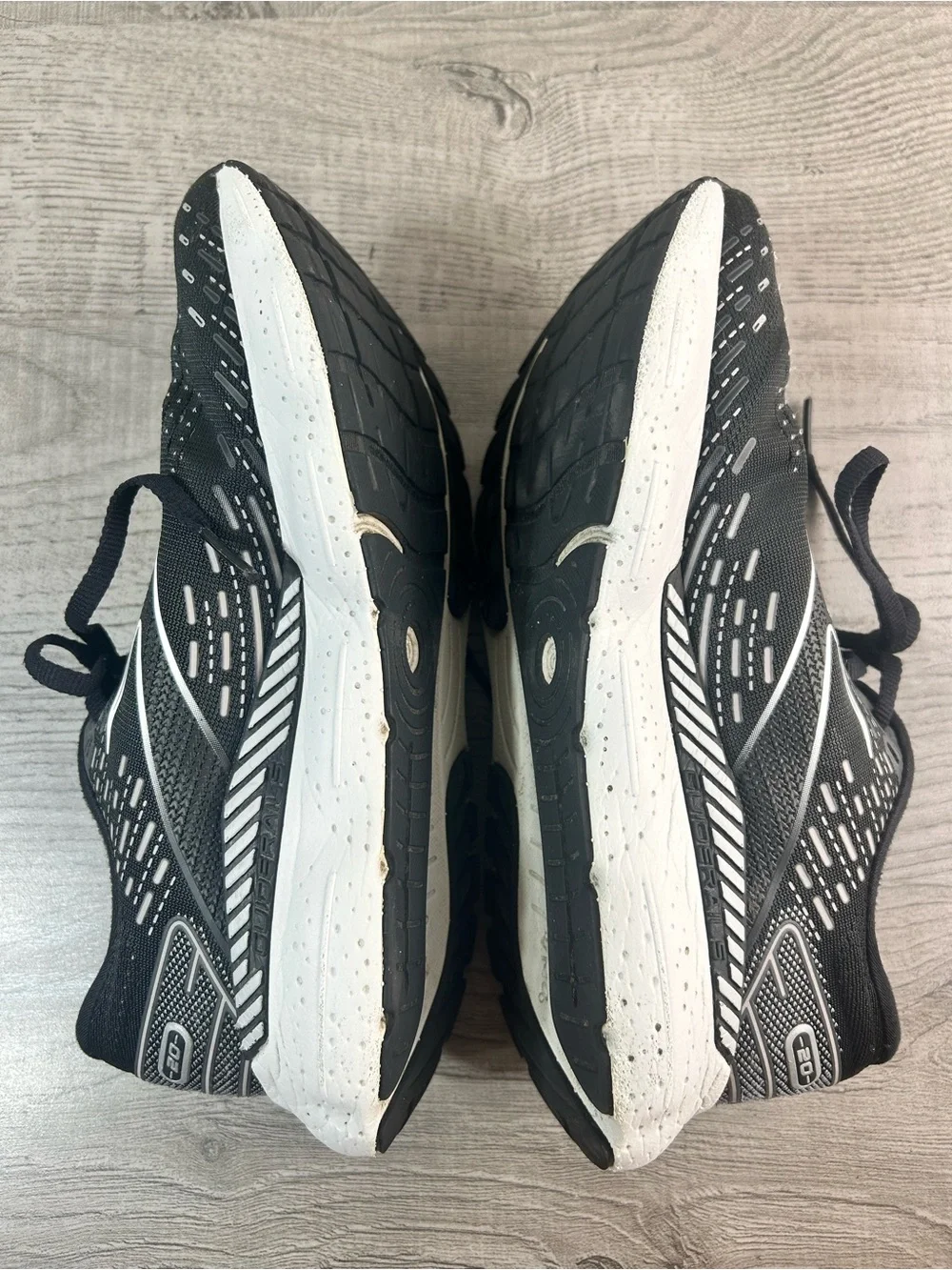 Brooks athletic running